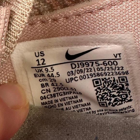 Nike Size 12 Air VaporMax 03/09/2022 NIKE AIR Pink Oxford/Metallic Silver FLYKNI - Picture 6 of 11
